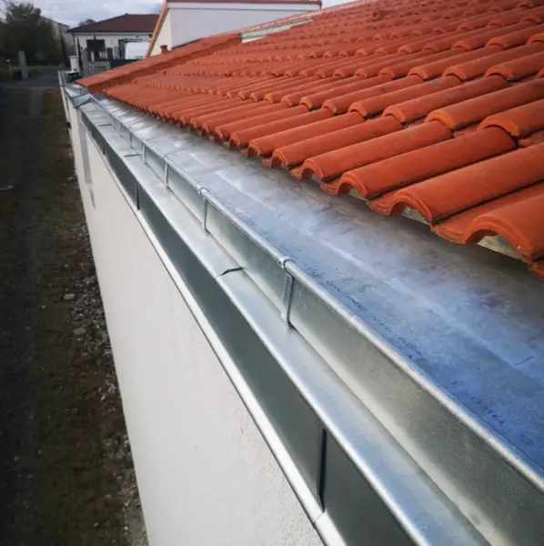 Zingueur Brie-Comte-Robert pour pose chêneau zinc